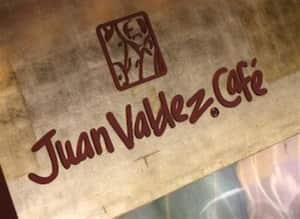 Esta compañía divide en tres los canales de ventas. En las tiendas, en las grandes superficies y el denominado institucional.
