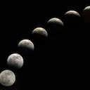 Durante la noche del jueves 27 de agosto y la madrugada del viernes 28, la luna protagonizó un eclipse lunar parcial. Así se vio en Cali. Foto: Jorge Orozco/ El País