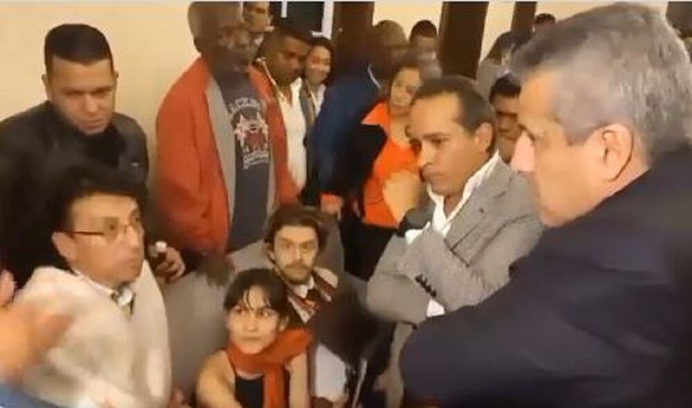 En el video parece el senador antes de votar a favor de la reforma pensional.