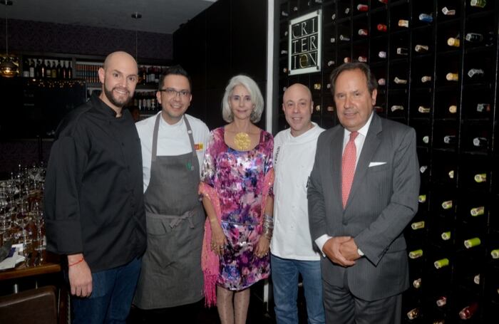 Nicolás de Zubiría, José Ramón Castillo, Ángela María Cáceres, Jorge Rausch y Miguel Gutiérrez