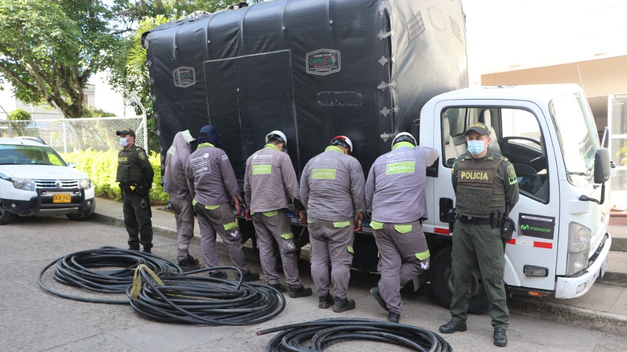 Los capturados fingían ser empleados de una reconocida empresa de telefonía e internet.