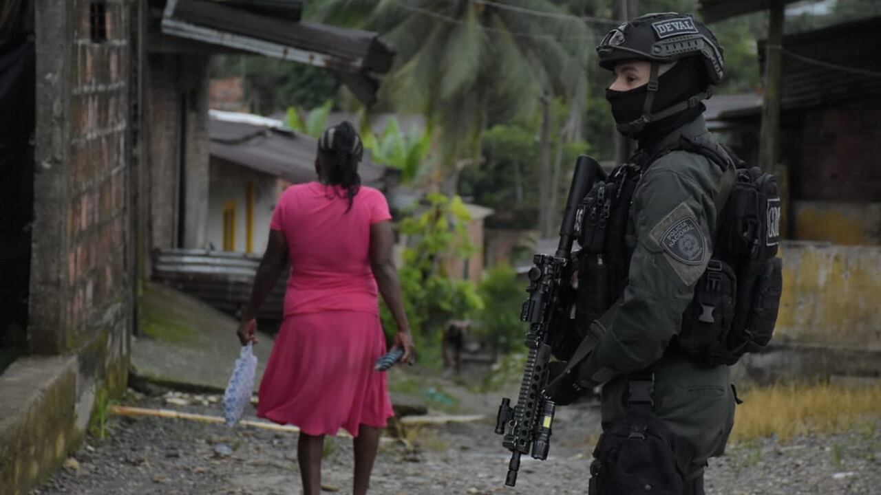 Operativos de Control Grupo GOES en la Comuna 12 de Buenaventura.
