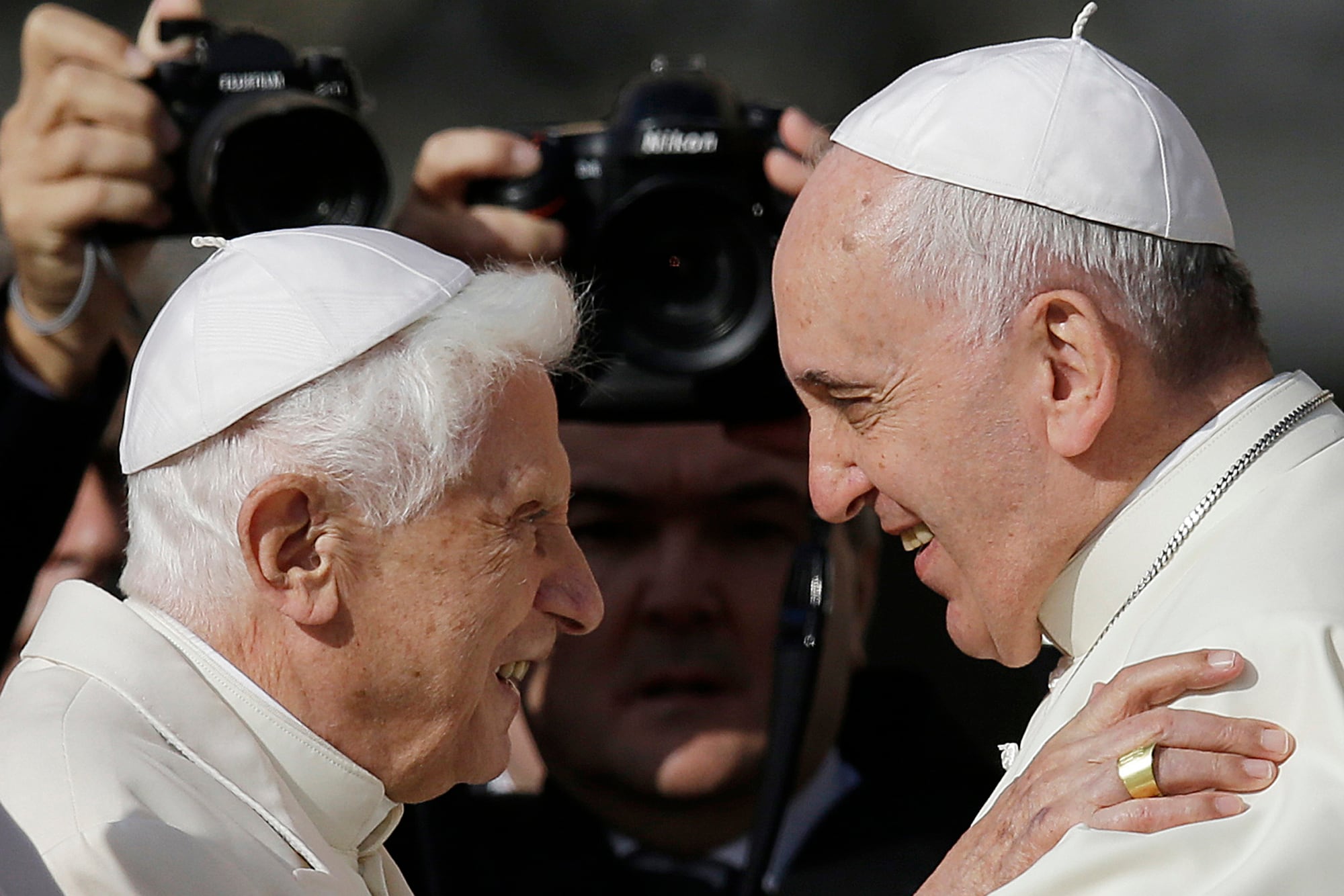 benedicto xvi y francisco
