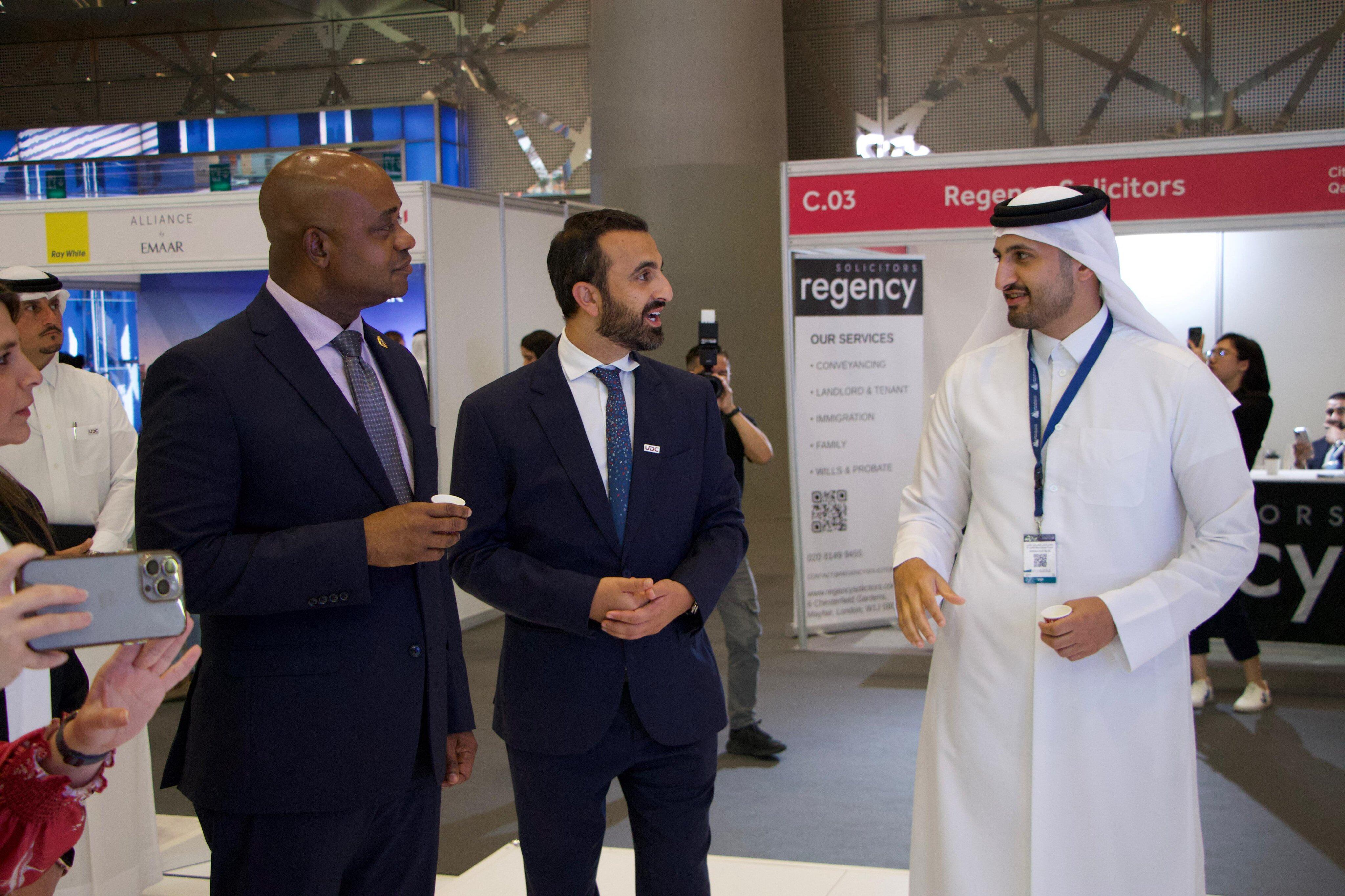 El canciller Murillo con líderes de Catar.