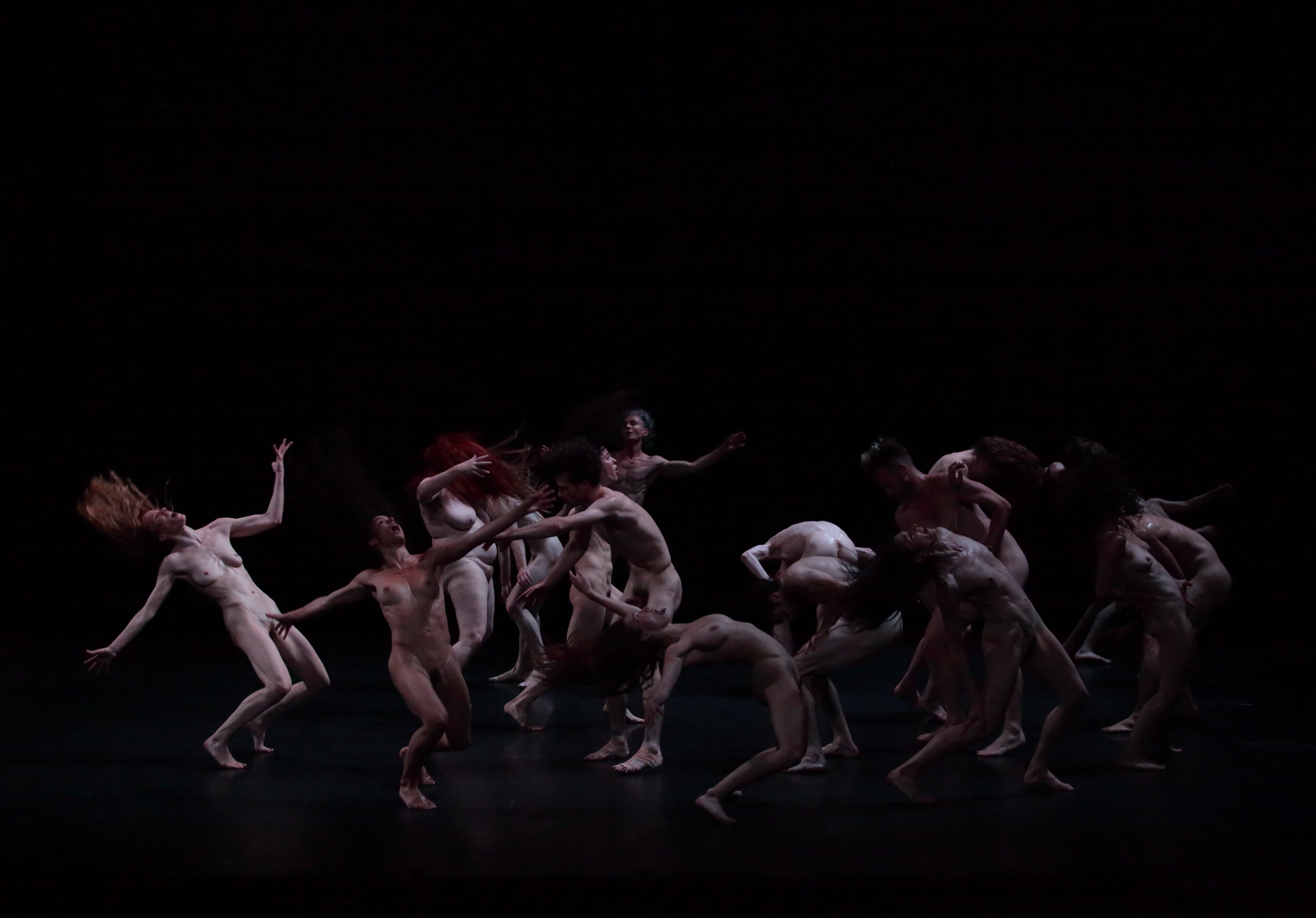 Olivier Dubois y su compañía presentan 'Tragedie, New Edit' en el Teatro Mayor.