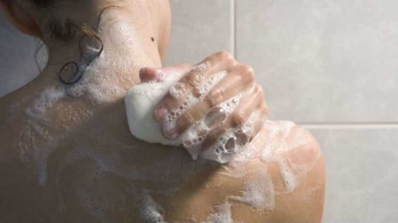 Los jabones específicos están testeados en varios tipos de piel y generalmente no causan problema.