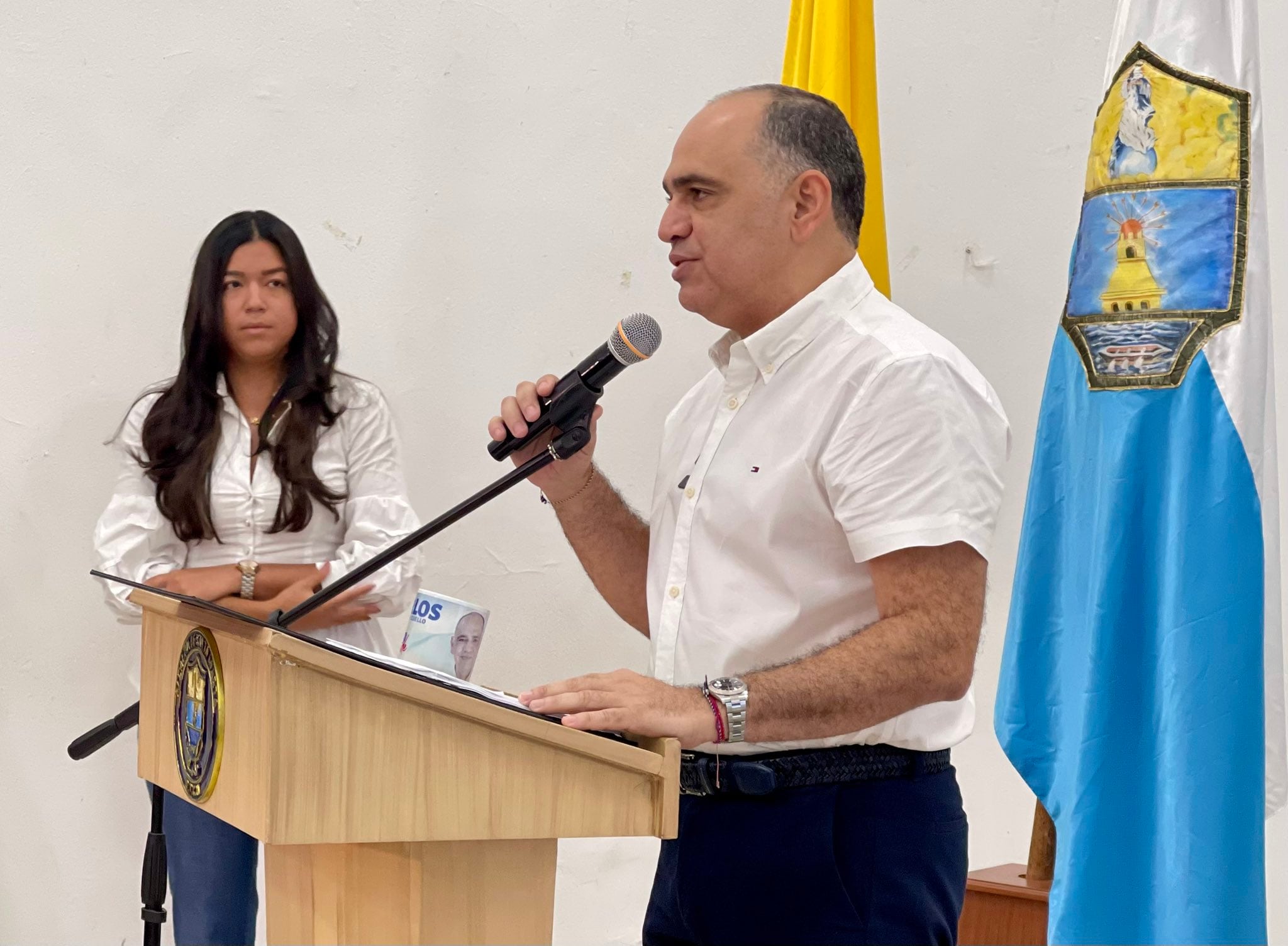 Carlos Pinedo, alcalde de Santa Marta, expone irregularidades en administraciones anteriores.