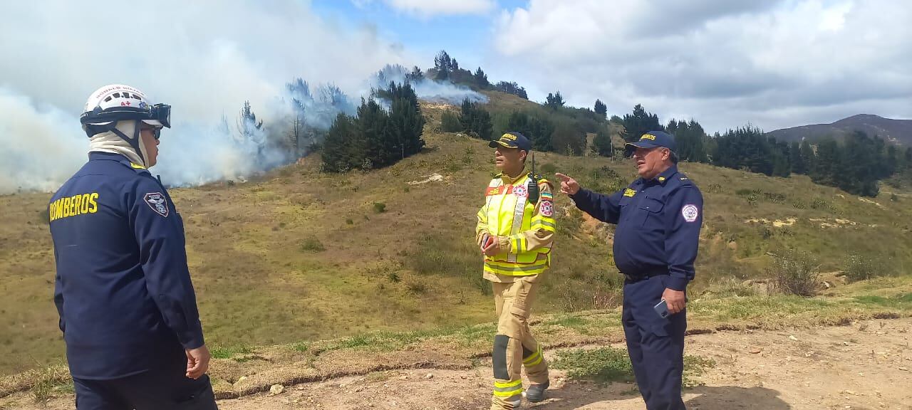 Más de 100 personas trabajan en la zona para controlar la situación