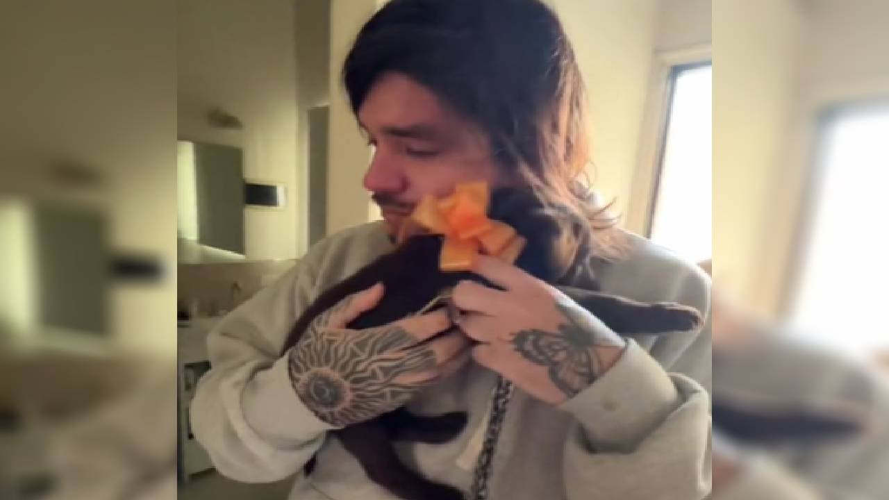 Familia de joven que terminó sin empleo le hizo 'emotivo' regalo.