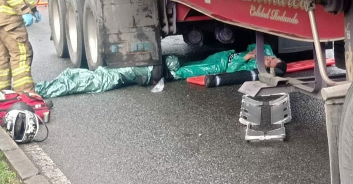 Grave accidente sobre el centro de espectáculos, La Macarena, en Medellín.