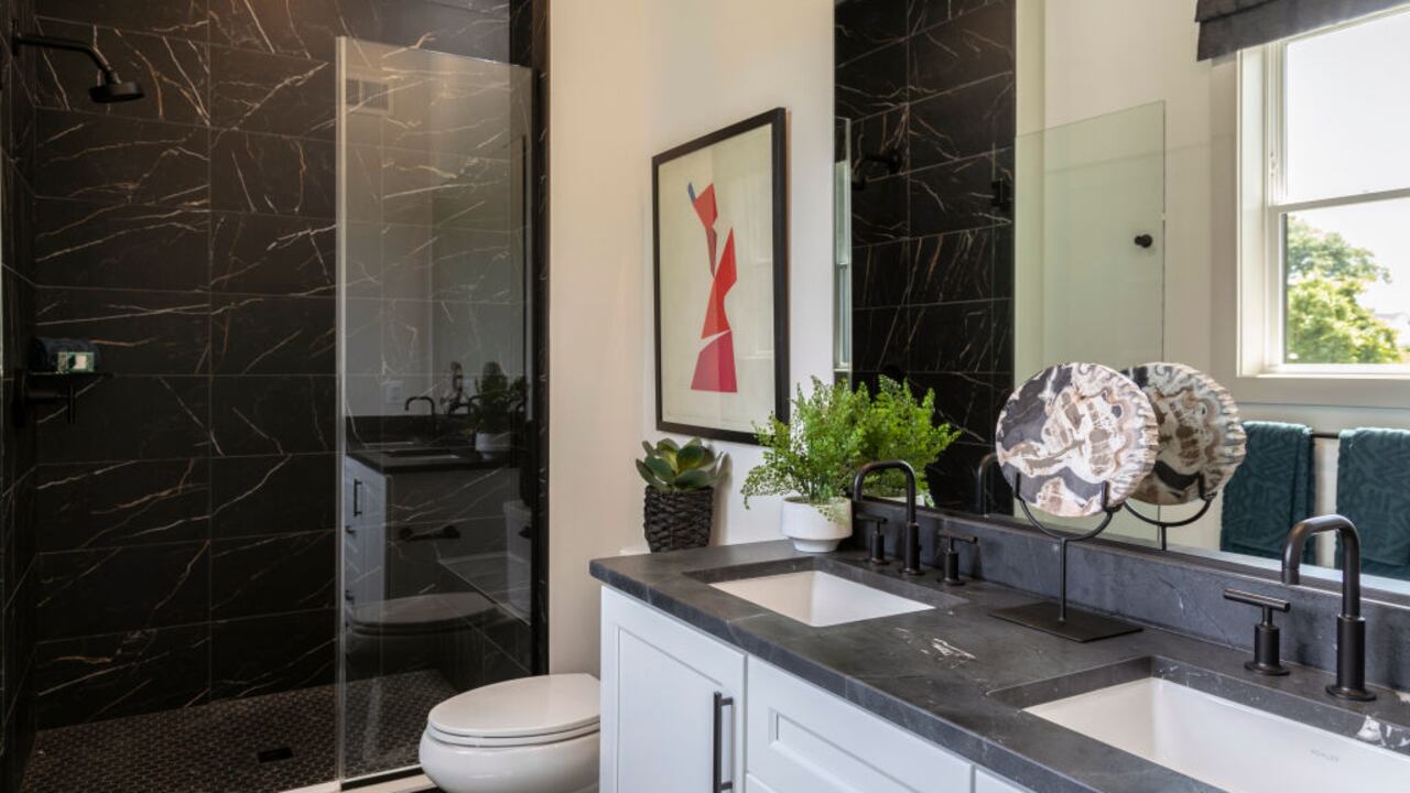 Conseguir un baño elegante no requiere de mayores inversiones.