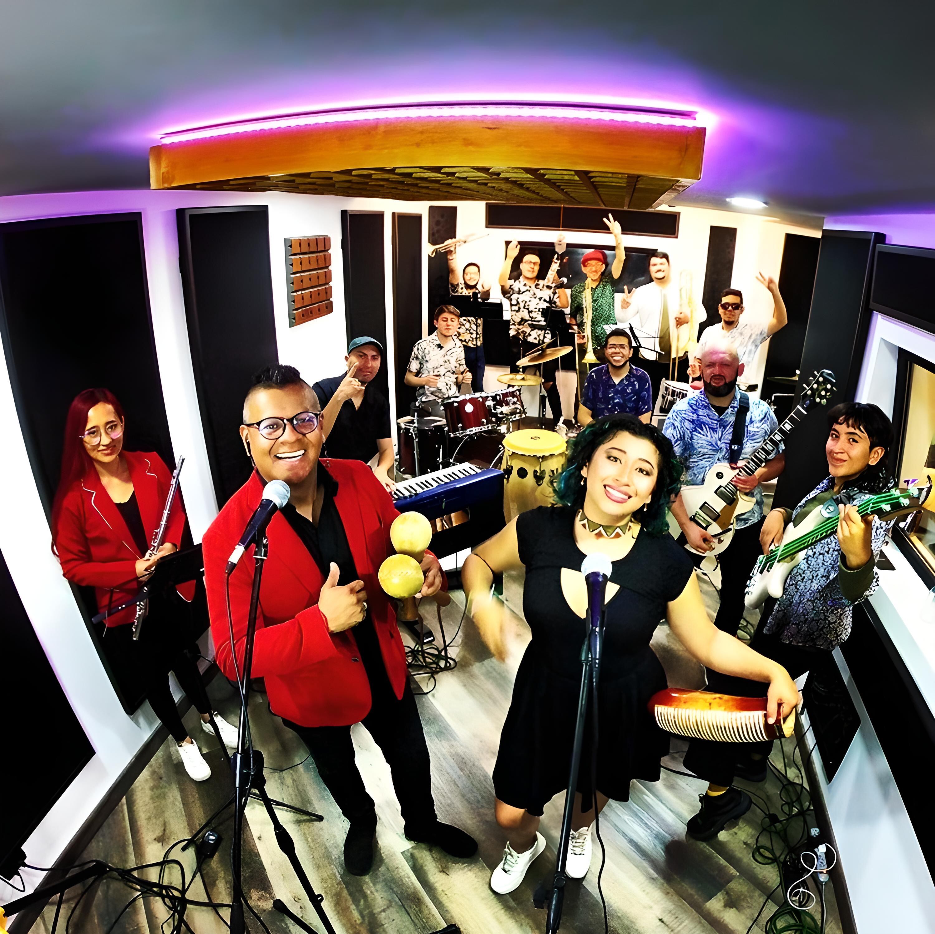 SABOR YEMBÉ / Bogotá: Creada en 2010, como una exploración y aprendizaje entre amigos con ritmos latinos antillanos e influencias del rock y el jazz. Refleja un sonido joven, con una energía inigualable en el escenario. Este amplio ensamble musical resalta la variedad tímbrica con la fuerza de la guitarra eléctrica, el bajo y la batería, además del sabor de la percusión latina con la imponente voz de sus cantantes. Su identidad musical está marcada por diversos arreglos, donde consiguen escapar de versiones tradicionales y adaptan temas de otros géneros al sonido particular de la banda, que se dirige a públicos de diferentes generaciones y gustos.