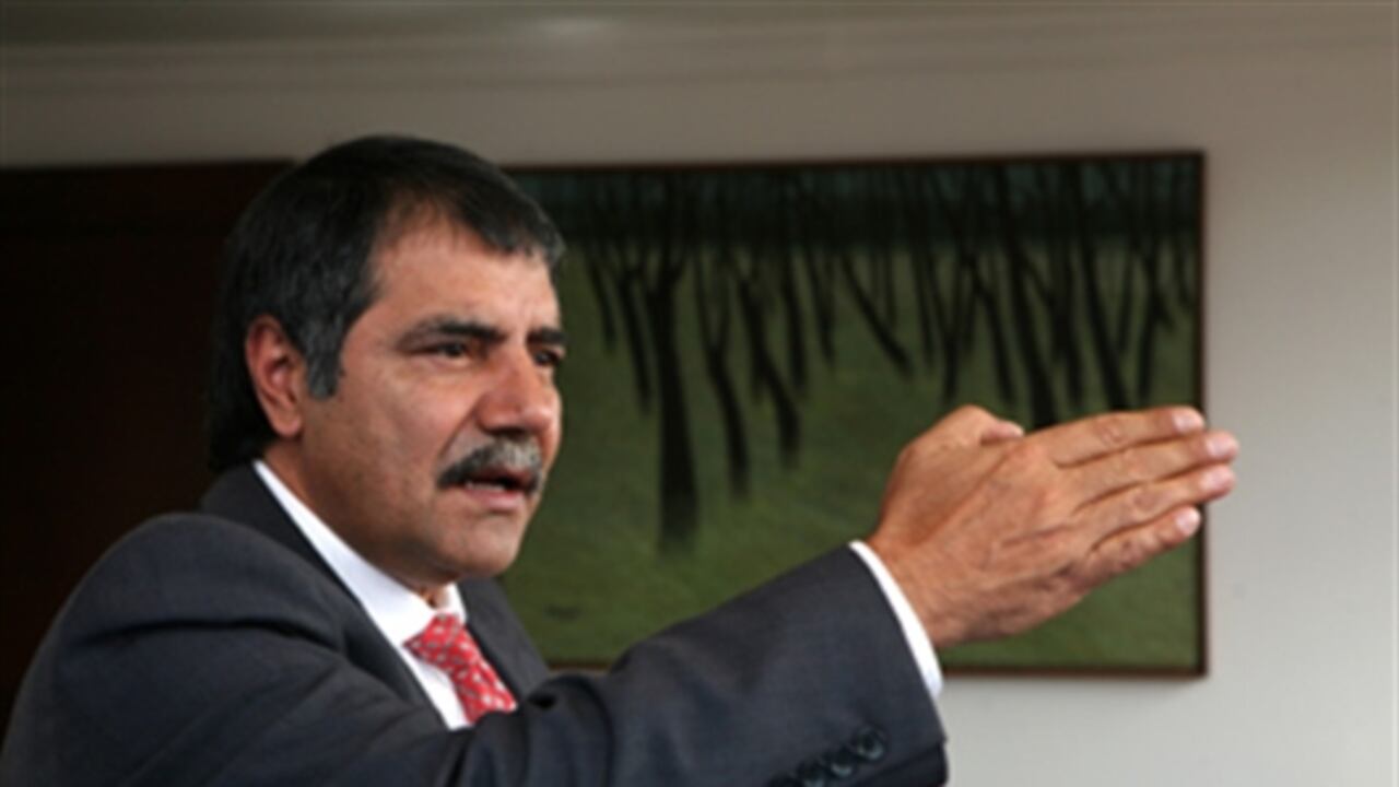 La Audiencia Pública de Adjudicación del Proyecto fue presidida por el ministro de Transporte Andrés Uriel Gallego Henao, quien agradeció a todos los proponentes el esfuerzo realizado en la preparación de sus propuestas.