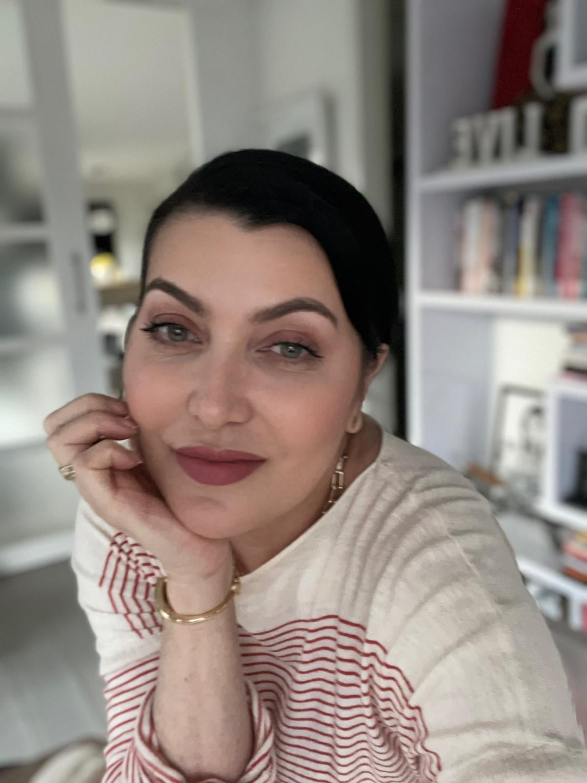 Isabella Santodomingo se estrena como autora de Thriller con su novela 'Karma'.