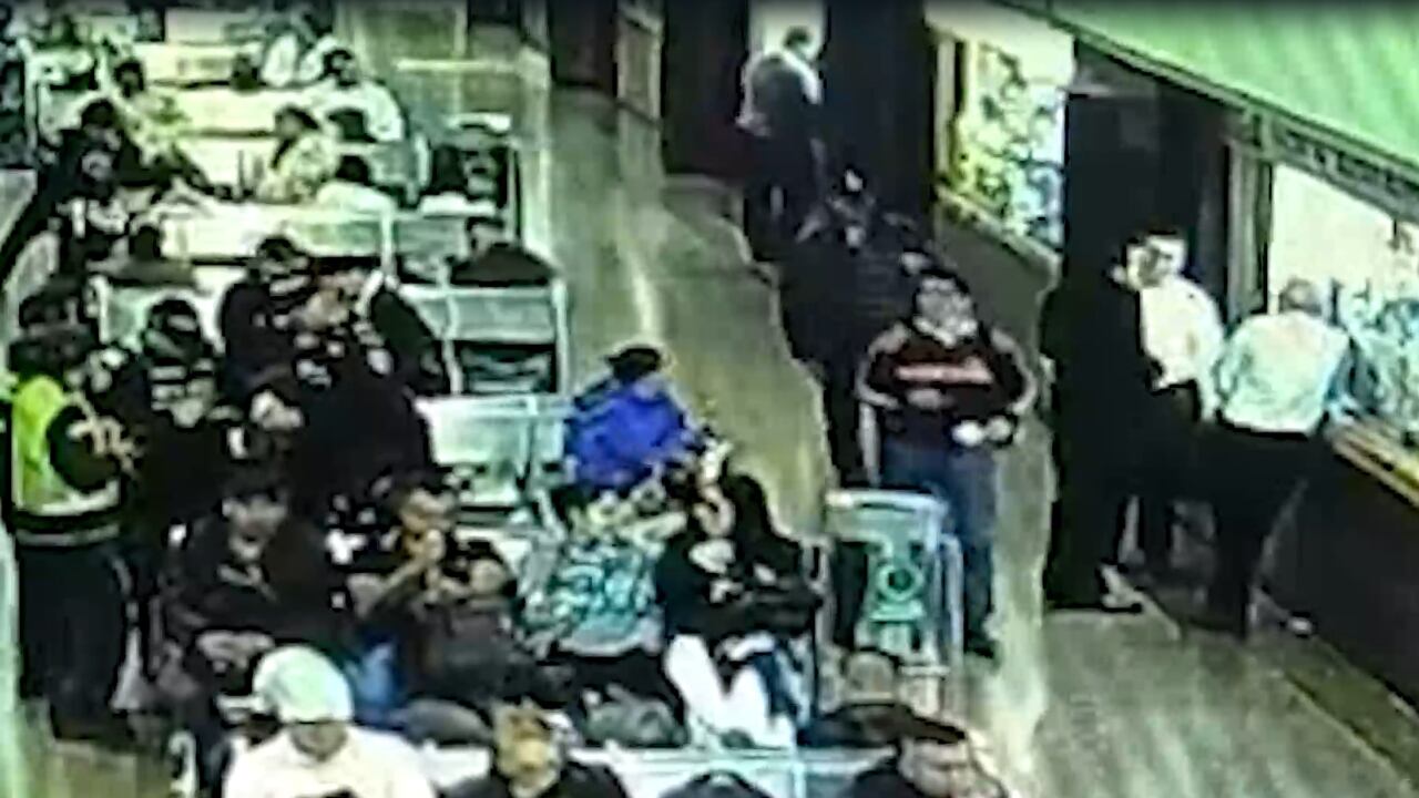 El hombre intentó escapar tras ser descubierto.