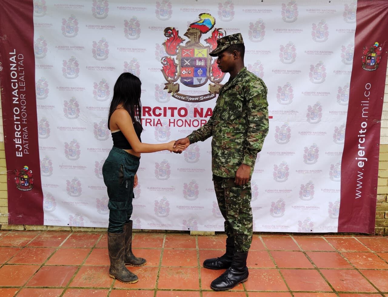 Menor de edad reclutada de manera forzosa por las disidencias de las Farc en Nariño y ahora en poder de las autoridades judiciales.