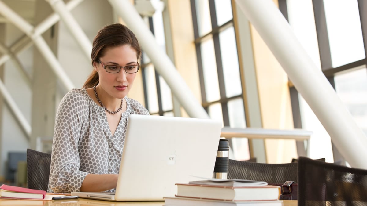 Consejos para evitar la fatiga visual durante su jornada laboral