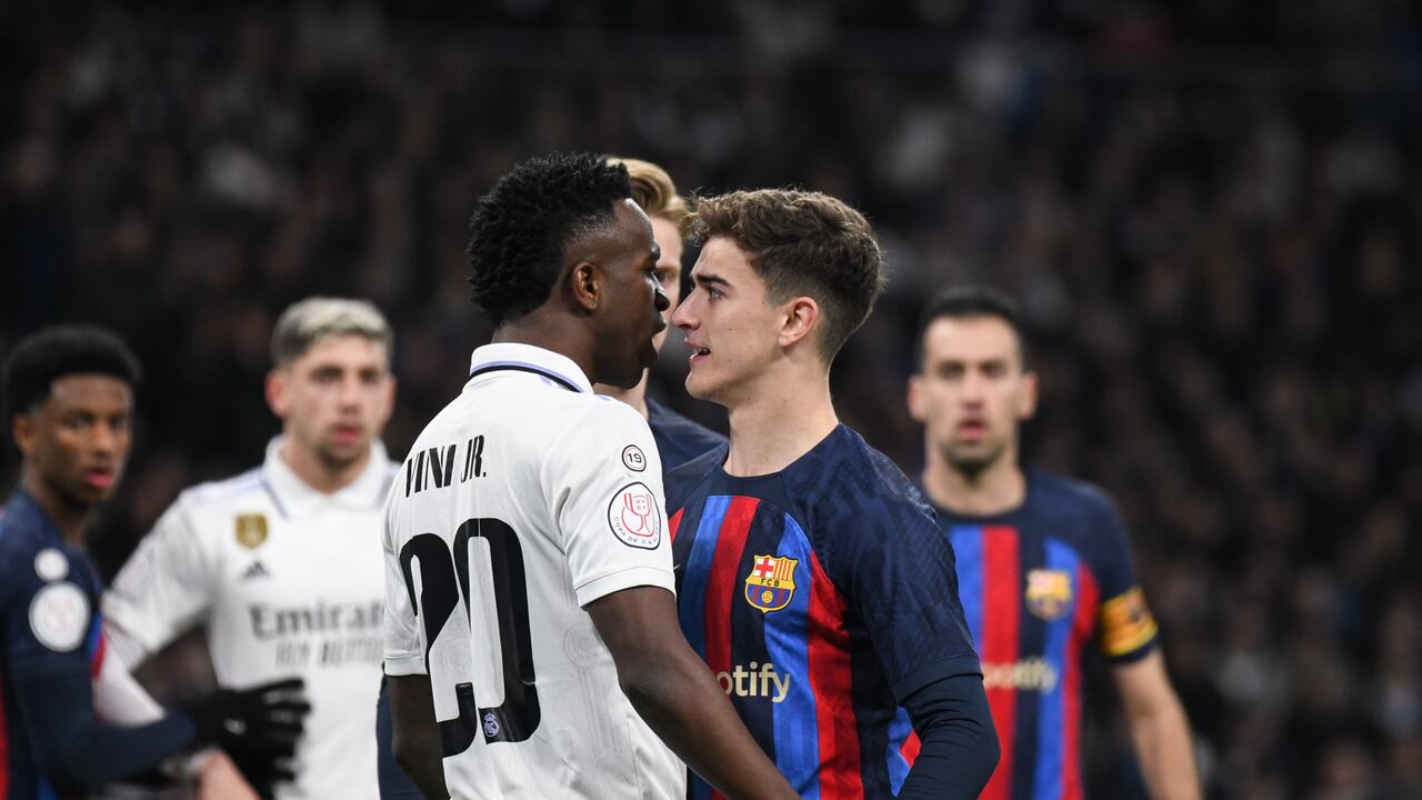 MADRID, SPAIN - MARCH 2: Real Madrid CF Player Vinicius Jr faces off FC Barcelona Gavi during the Copa Del Rey match between FC Barcelona and Real Madrid CF on March 2, 2023, at Santiago Bernabeu Stadium in Madrid, Spain. (Photo by Sara Aribo/PxImages/Icon Sportswire via Getty Images)