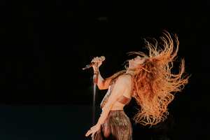 A 6 años de su última visita, La Loba regresó a Argentina en el marco de su gira Las Mujeres Ya No Lloran World Tour.