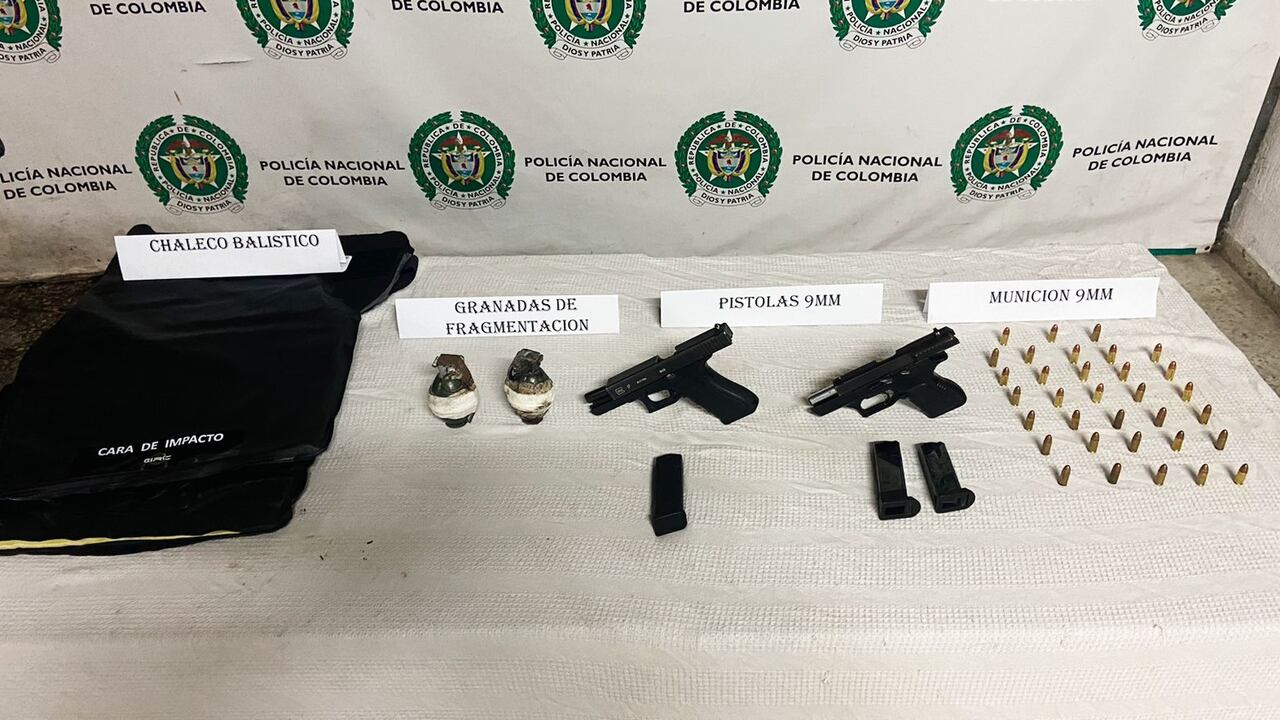 Las autoridades investigan cómo iba a ser usado este arsenal.