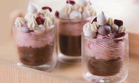 Vacherin de fresa y chocolate   