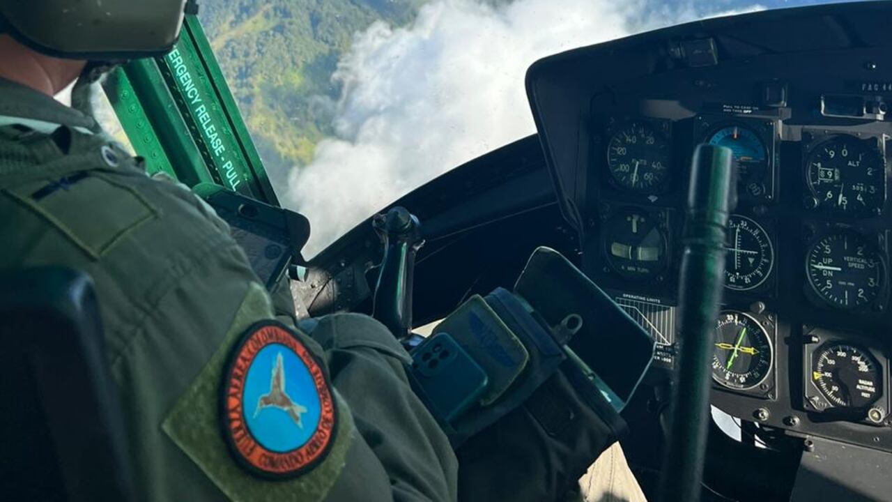 Fuerza Aérea hace sobrevuelos en el Nevado del Ruiz, ¿cómo está la actividad del volcán?