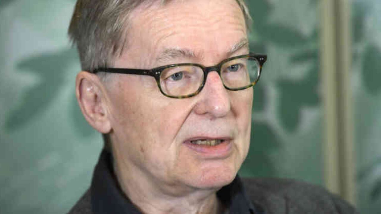 Anders Olsson, miembro permanente de la Academia Sueca, anunció que el máximo galardón de literatura se hará en 2019. Crédito: AFP.