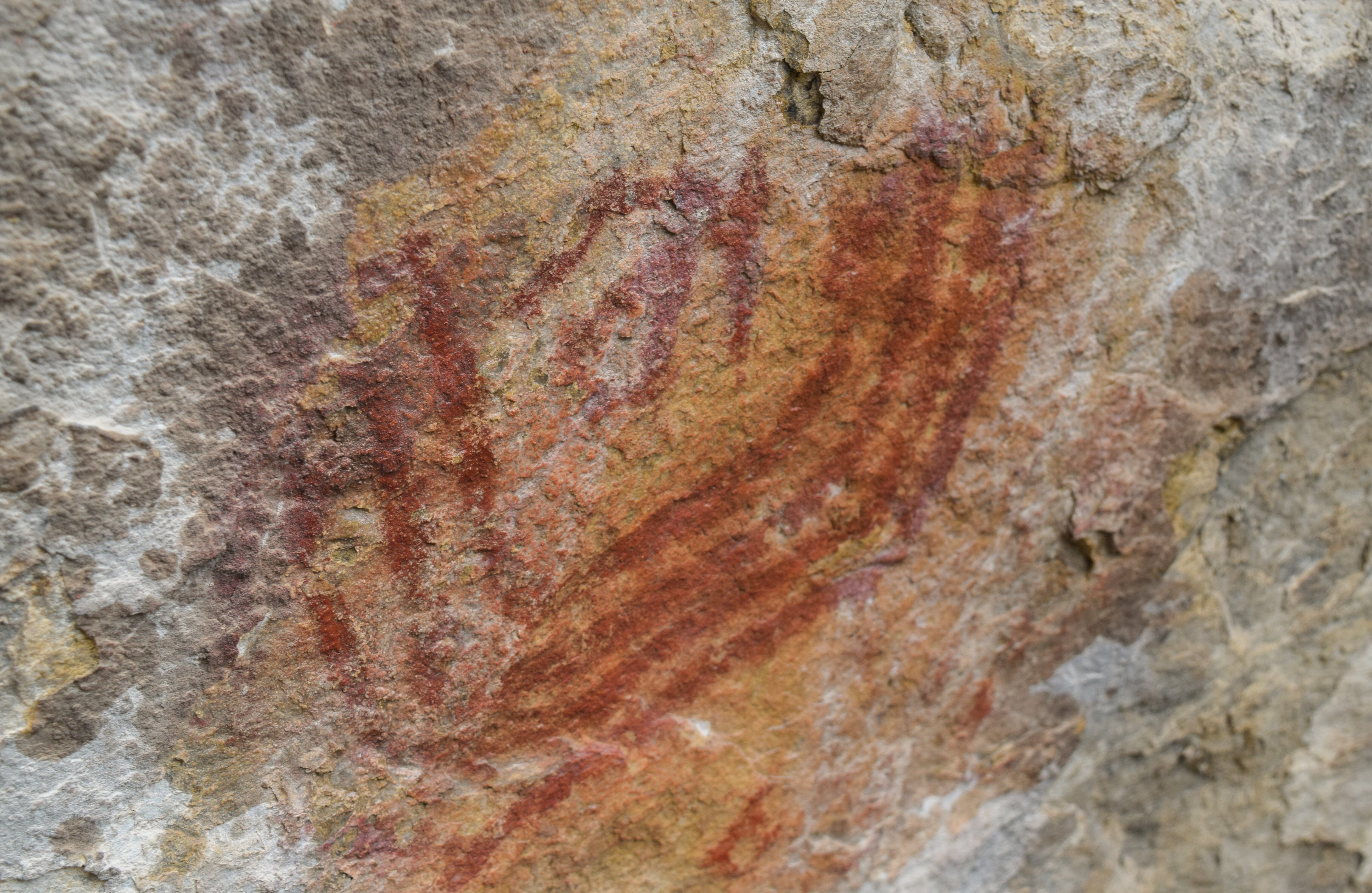 En 2014 se realizó un inventario de piedras pintadas con arte rupestres. Se identificaron 81 rocas con diseños geométricos, zoomorfos y algunos antropomorfos que indican la presencia de asentamientos indígenas - Ronald Mauricio Pinzón Prada - Prensa Sutatausa