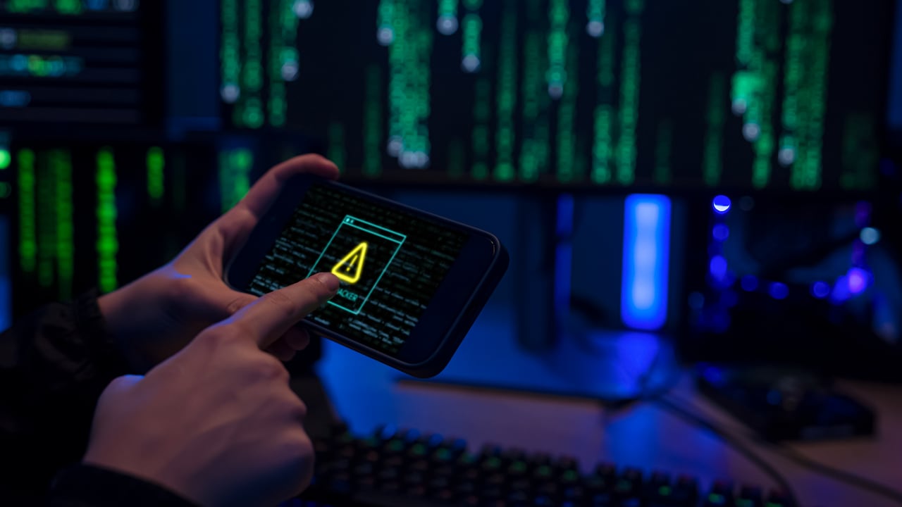 Conexiones 2G activas permiten el envío de SMS falsos que roban contraseñas.