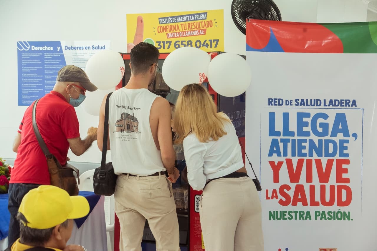 Primera máquina de test de VIH en Cali