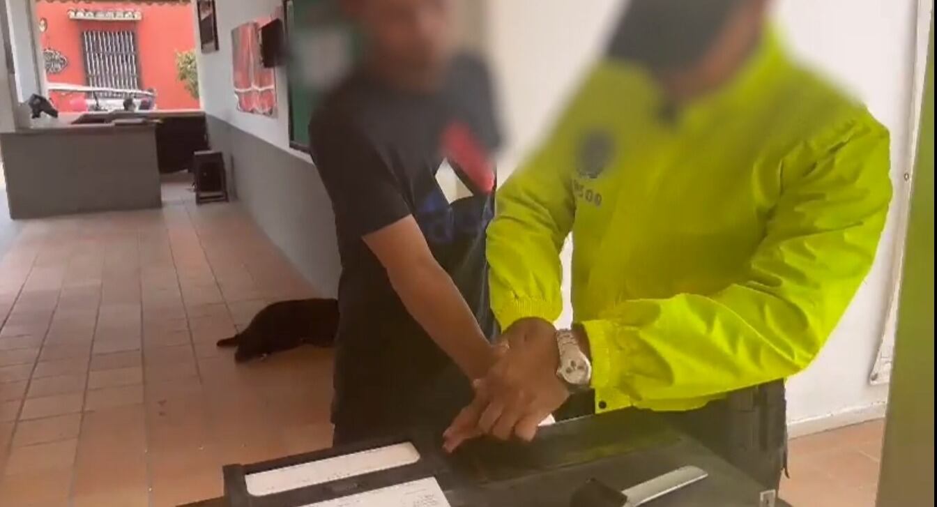 Los capturados deberán permanecer en prisión mientras continúan las investigaciones.