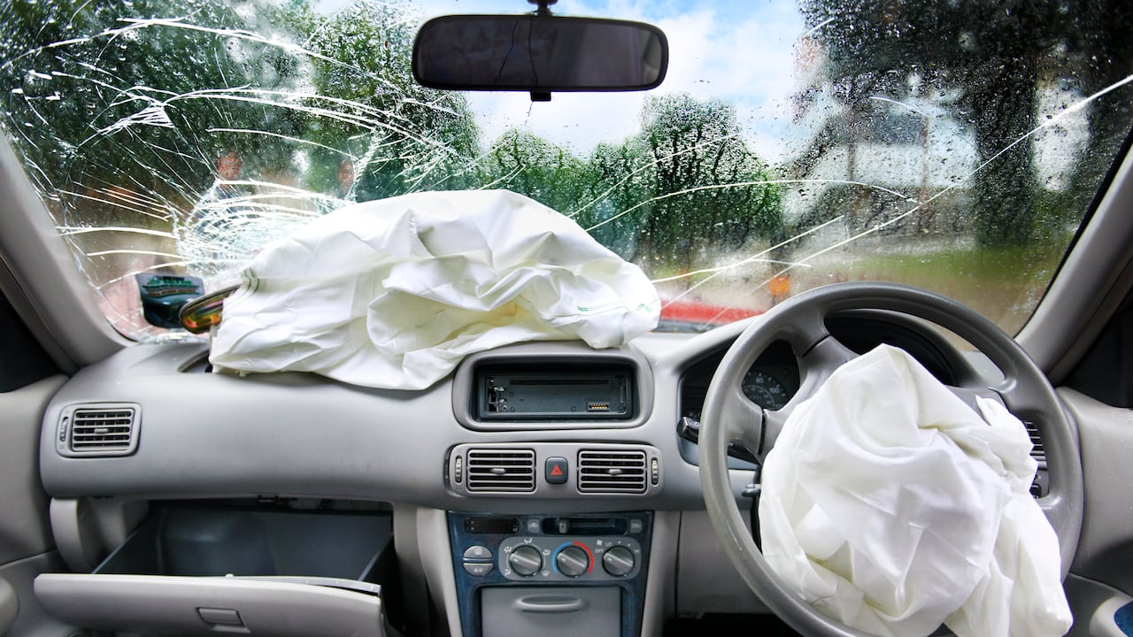 El sistema de airbag en los carros ha contribuido a salvar miles de vidas en el mundo; su implementación es obligatoria.