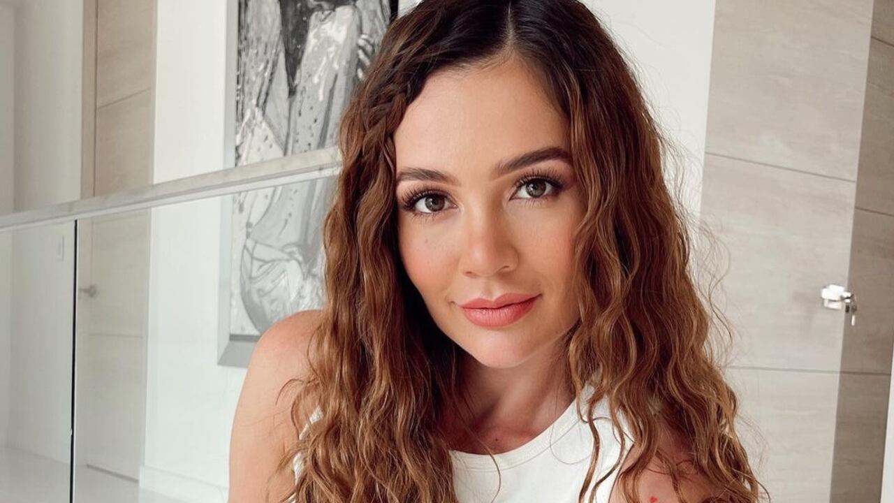 Lina Tejeiro publicó un nuevo video en el que aclara suposiciones de sus fans sobre ella.