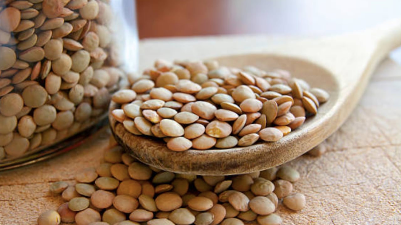 Un buen plato de lentejas en el almuerzo es ideal para ayudar a quemar grasa.