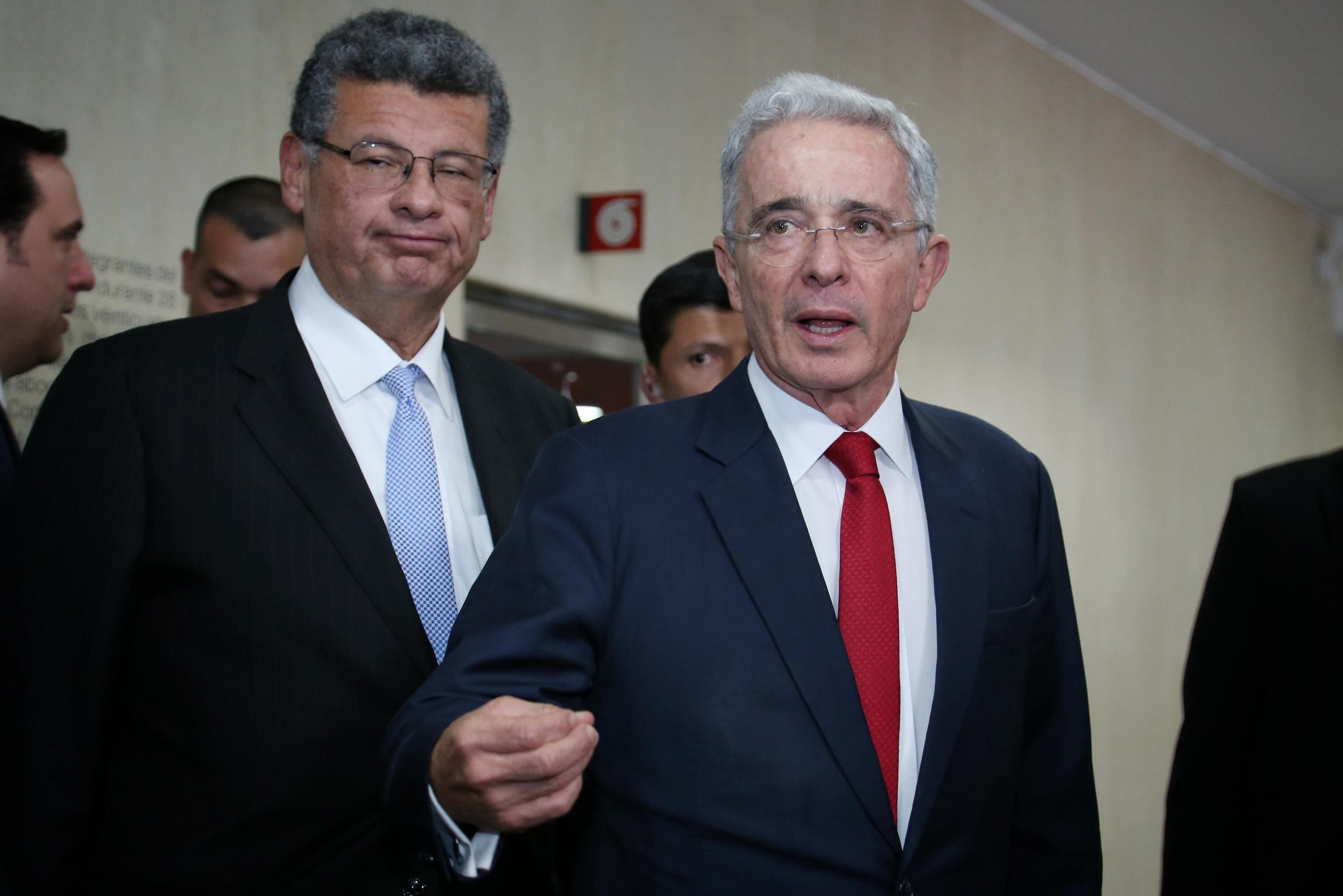 Expresidente Uribe y su abogado Jaime Granados. Imagen de referencia.