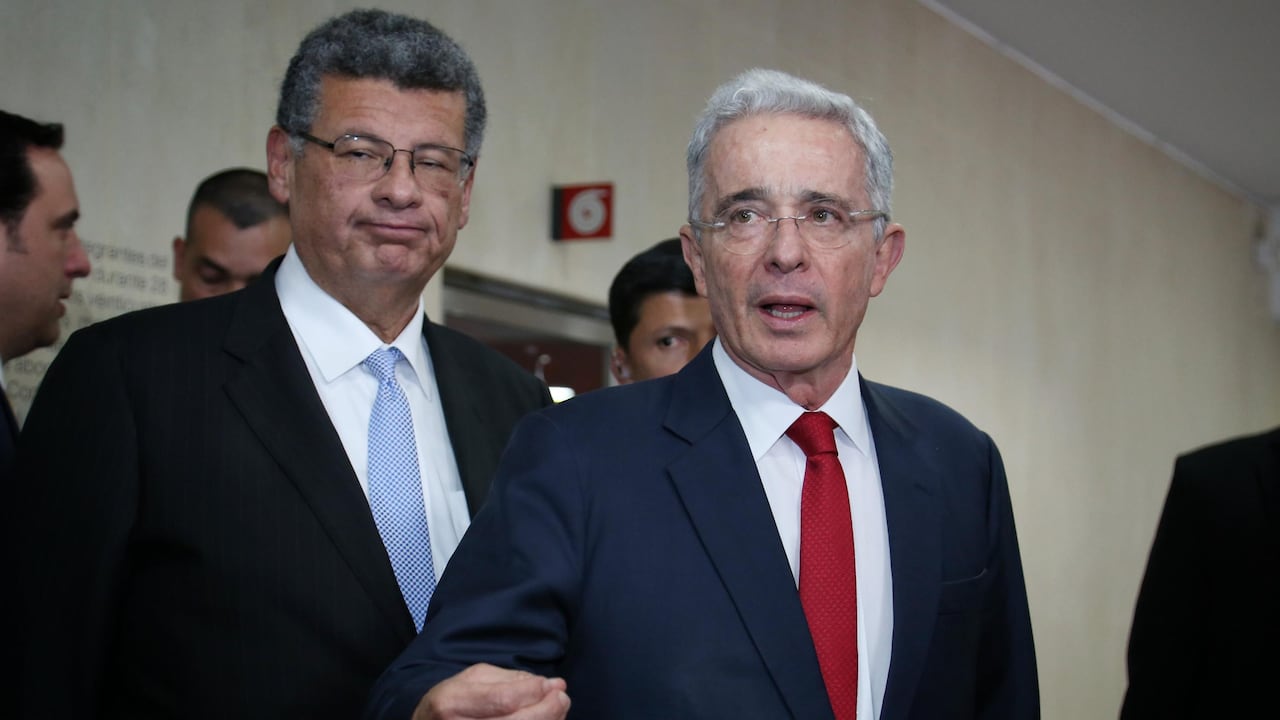 Expresidente Uribe y su abogado Jaime Granados.
