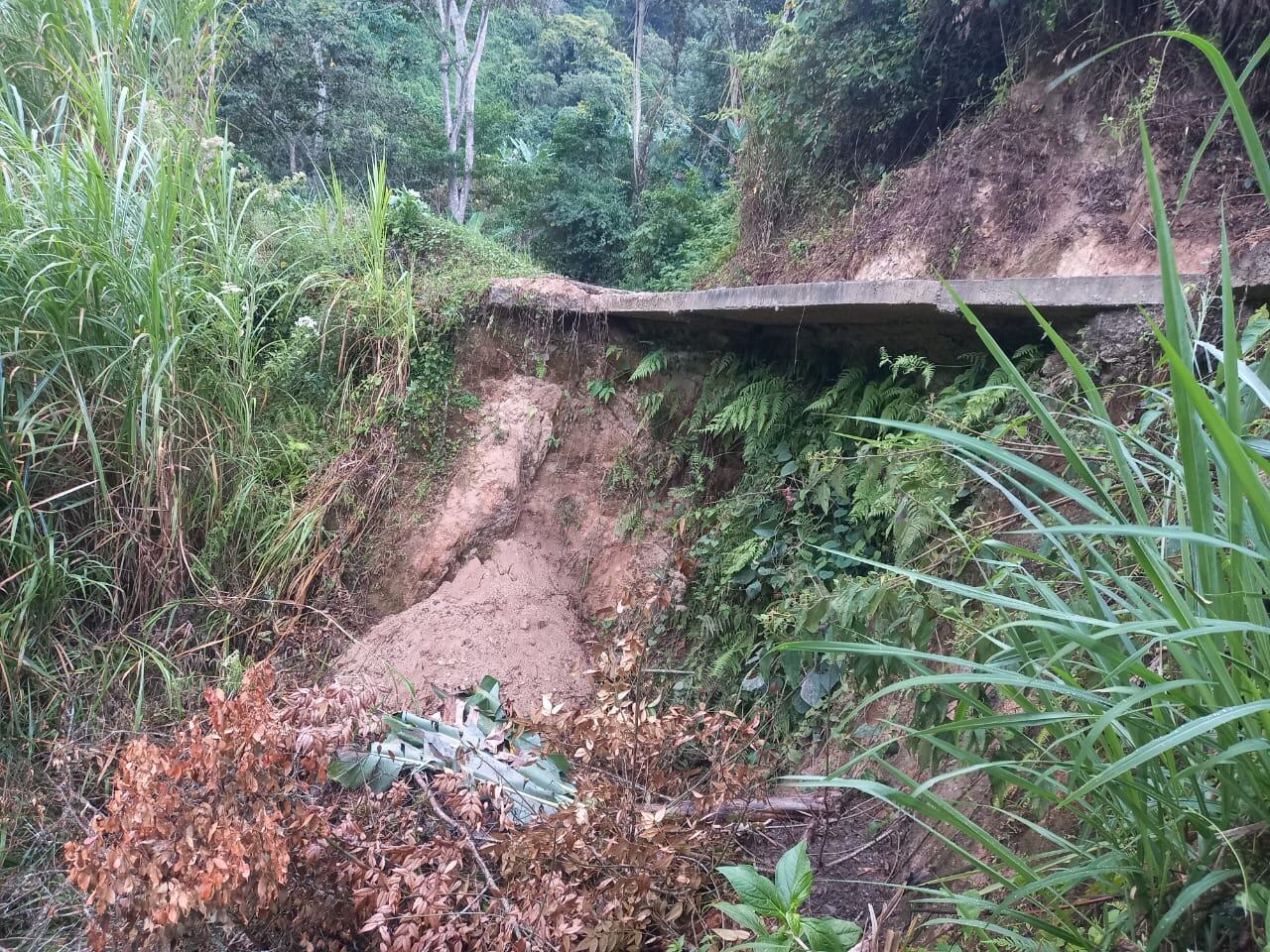 Así se encuentra la vía a la fecha.