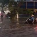 Vías inundadas por fuertes lluvias.