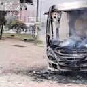 Bus del SITP quemado