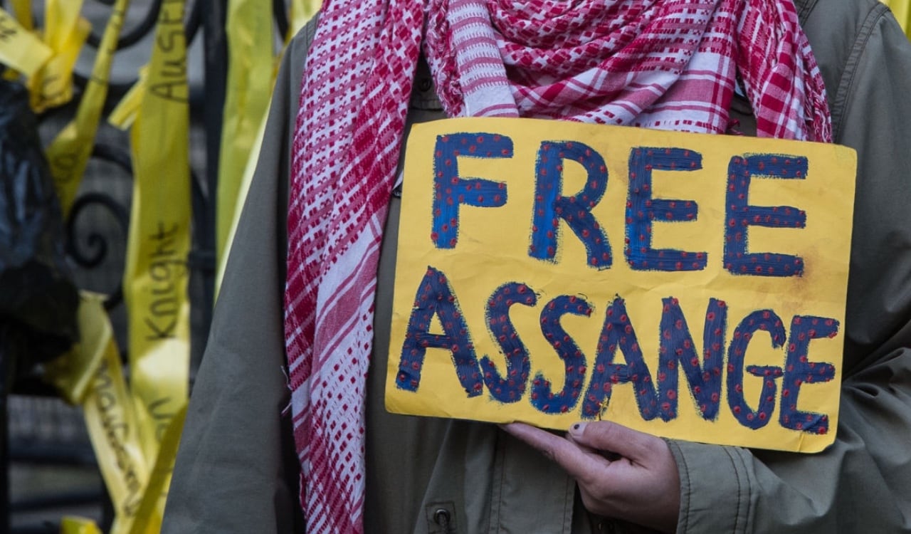 Varios seguidores de Assange piden su liberación en Reino Unido