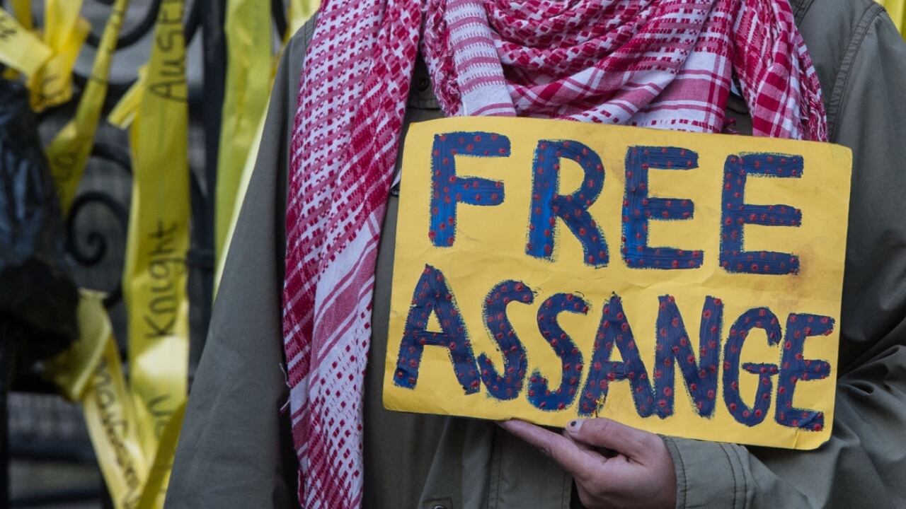 Varios seguidores de Assange piden su liberación en Reino Unido