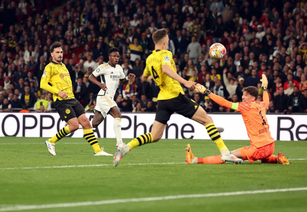 LONDON, ENGLAND - JUNE 01: Vinícius Júnior of Real Madrid scores his team's second goal during the UEFA Champions League 2023/24 final match between Borussia Dortmund v Real Madrid CF at Wembley Stadium on June 01, 2024 in London, England. (Photo by Ian MacNicol/Getty Images)