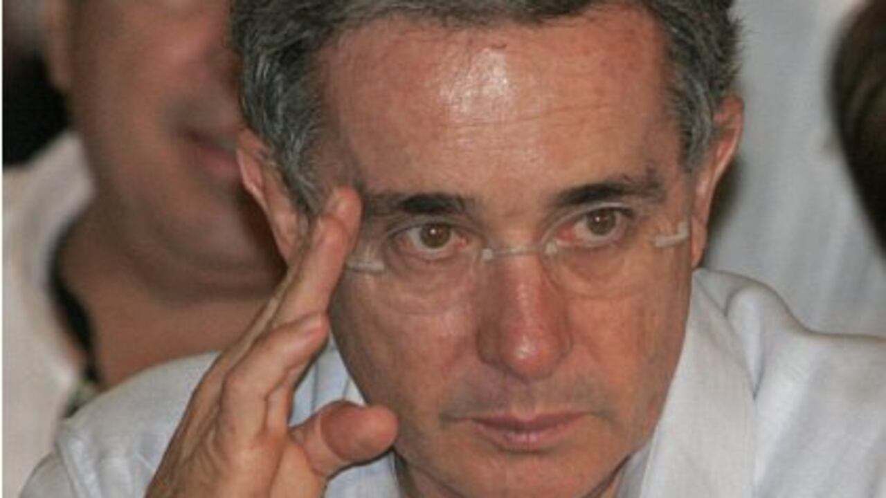 El presidente Alvaro Uribe en la ciudad de Guanascate, Costa Rica. (Foto: AP)