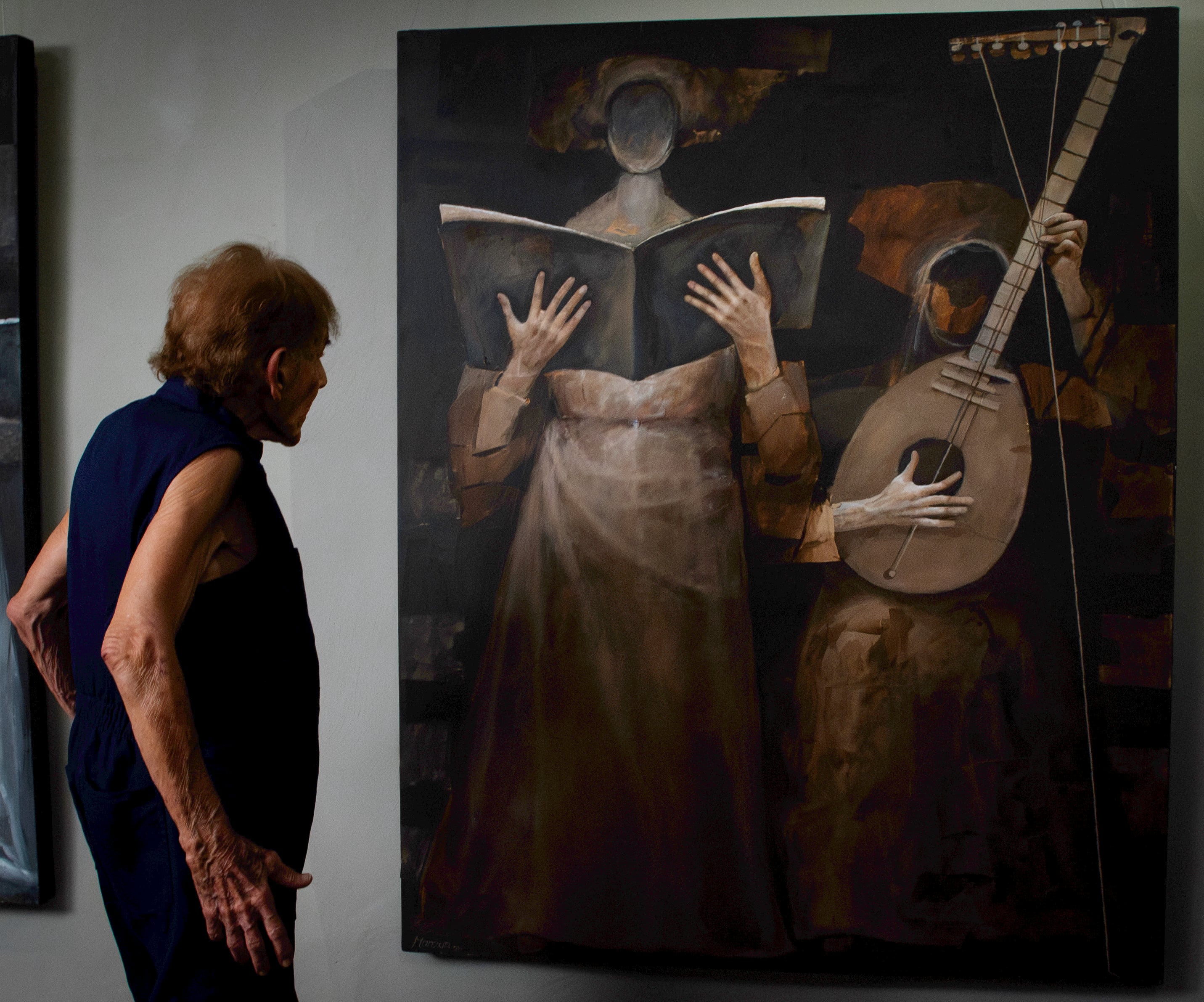 A sus 96 años, David Manzur llevó a Europa una exposición que reivindica la vigencia de la pintura figurativa.