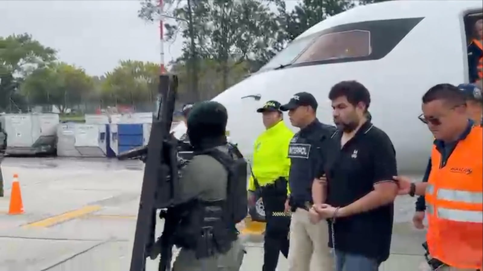 Alias Dimax trasladado por las autoridades.