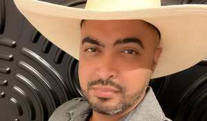 El cantante colombiano mostró su talento en un segundo idioma