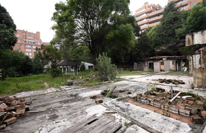 Así lucía el deteriorado lote en el 2008. 