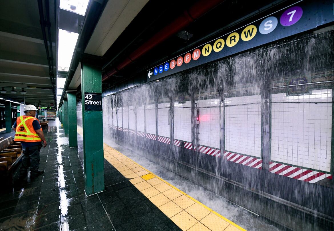 Inundación metro Nueva York. Foto: X @MTA.