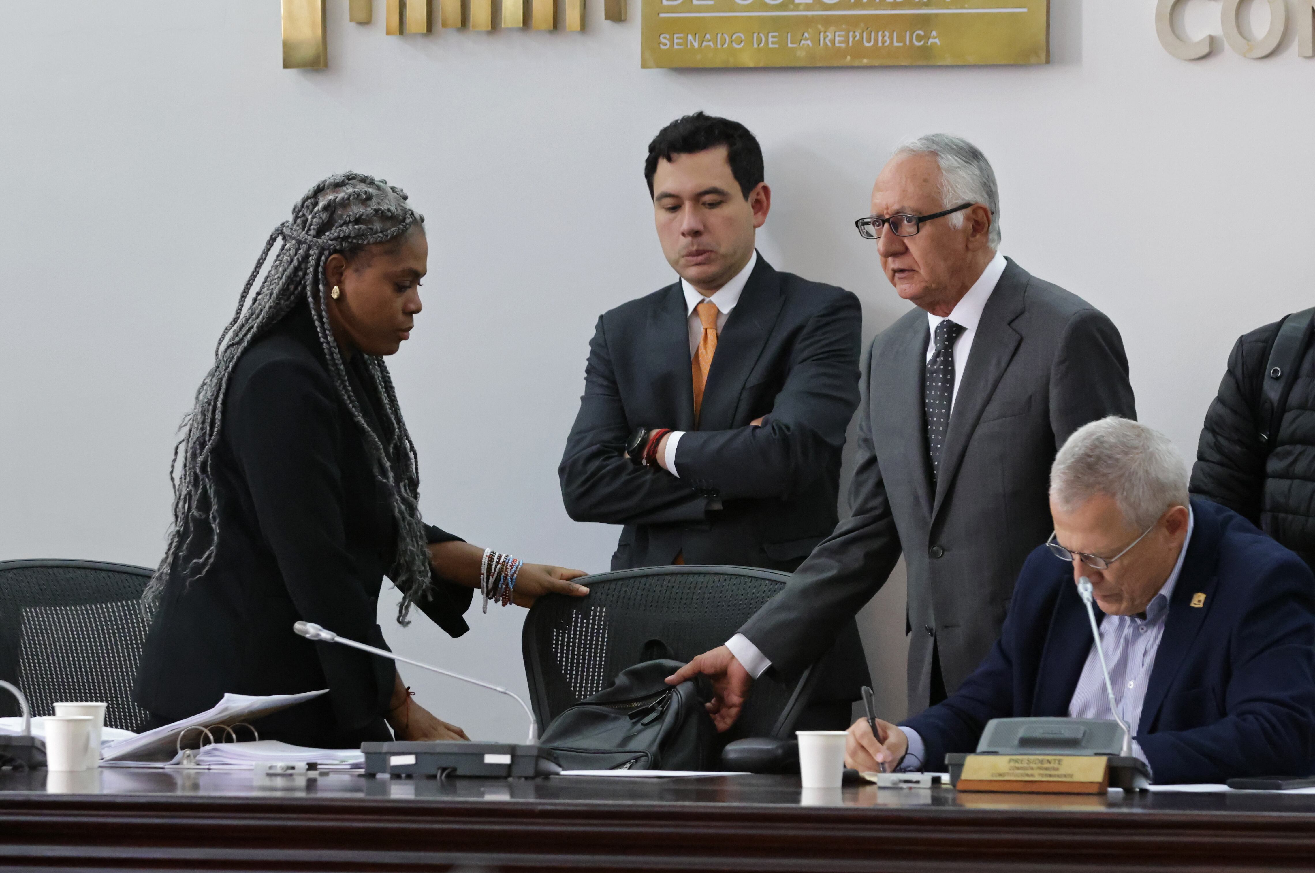 Presidente de la Fiduprevisora John Mauricio Marín
Comisión Primera de Senado debate sobre la implementación del nuevo esquema del servicio de salud de los maestros