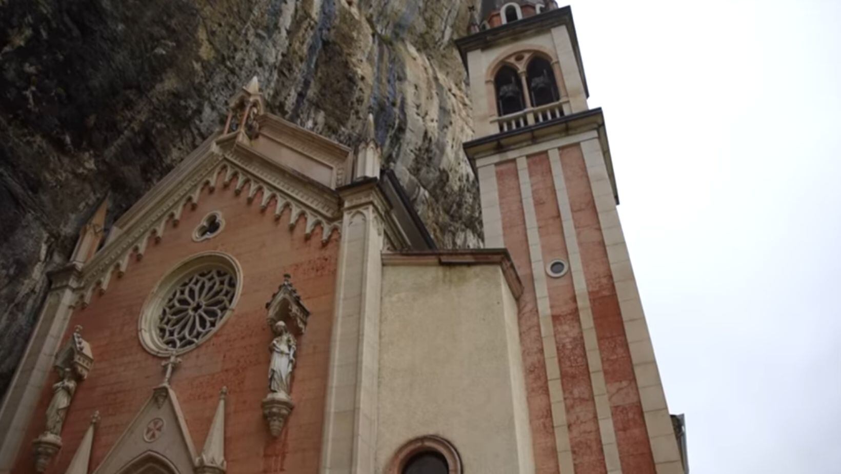 Madonna della Corona, el santuario italiano suspendido entre el cielo y la tierra
